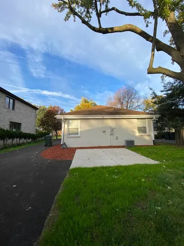 $3,950 | 221 Nordica Avenue, Glenview, IL 60025