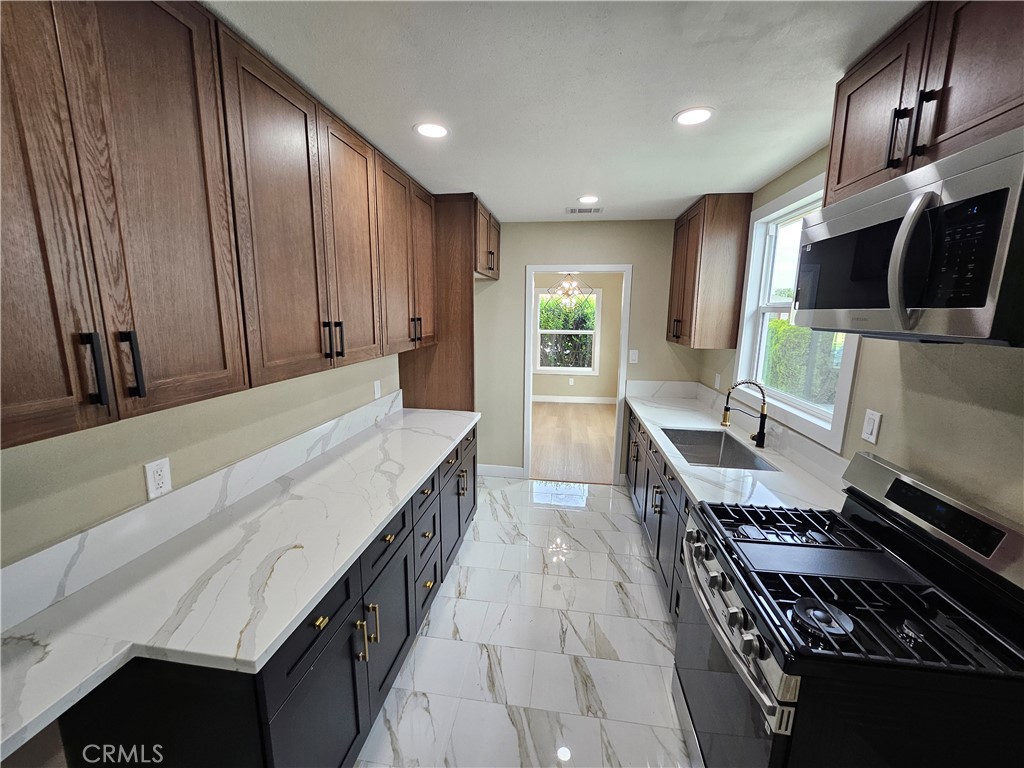 1313 South California Avenue Compton, CA 90221 - Photo 11 of 20