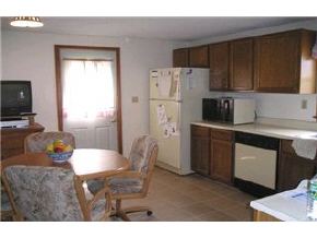 259 Island Pond Road Derry, NH 03038 - Photo 2 of 9