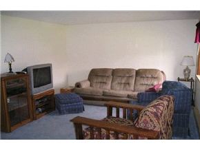 259 Island Pond Road Derry, NH 03038 - Photo 4 of 9