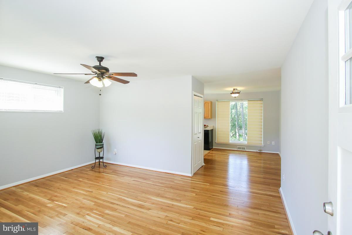 2824 Radius Road Silver Spring, MD 20902 - Photo 3 of 29 Living Room