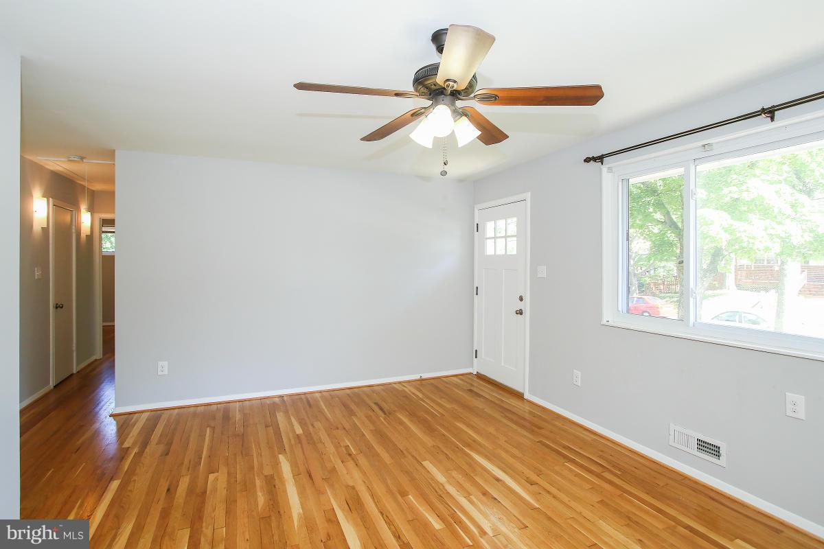 2824 Radius Road Silver Spring, MD 20902 - Photo 7 of 29 Living Room