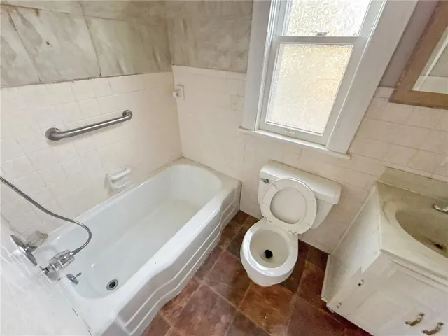 $89,000 | 575 South Crescent Avenue, Independence, MO 64053