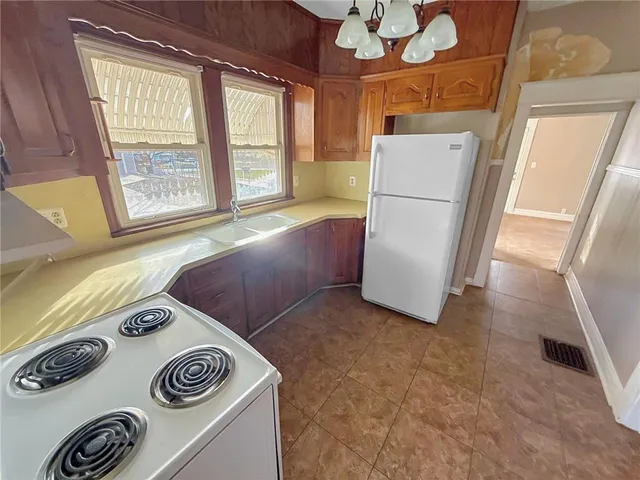 $89,000 | 575 South Crescent Avenue, Independence, MO 64053