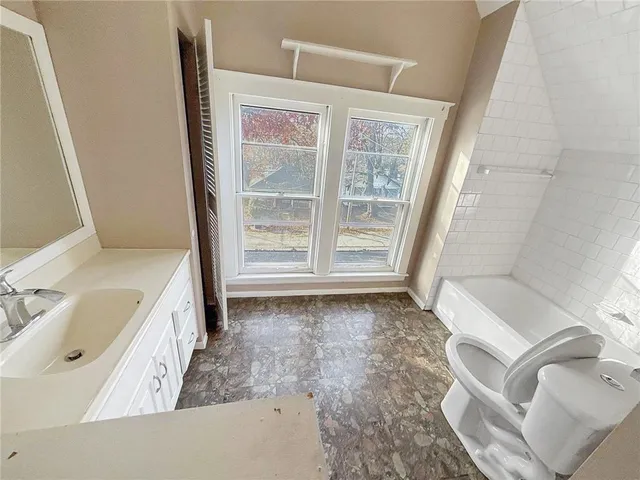 $89,000 | 575 South Crescent Avenue, Independence, MO 64053