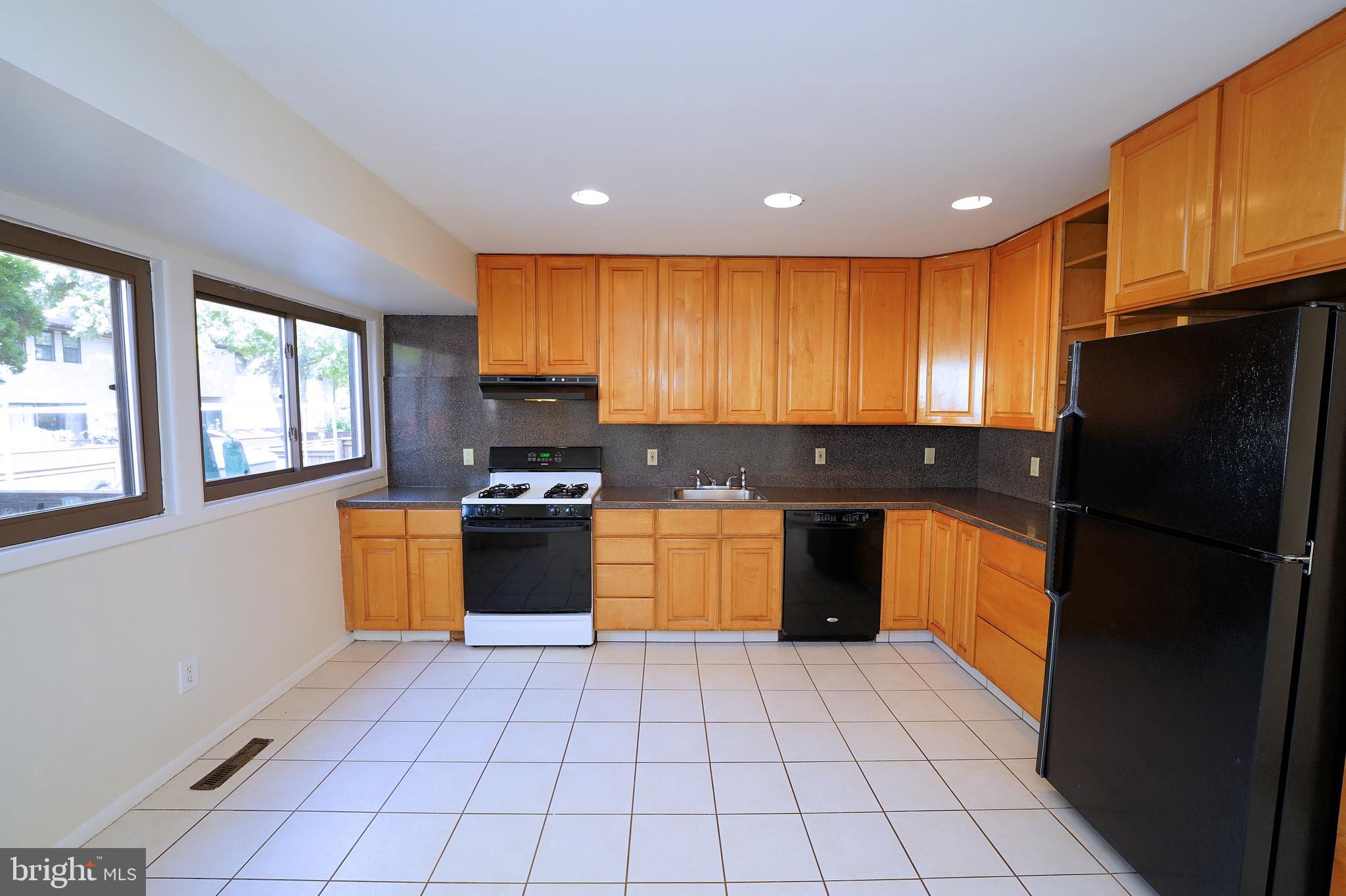 505 Fairfield Road East Windsor, NJ 08520 - Photo 12 of 40