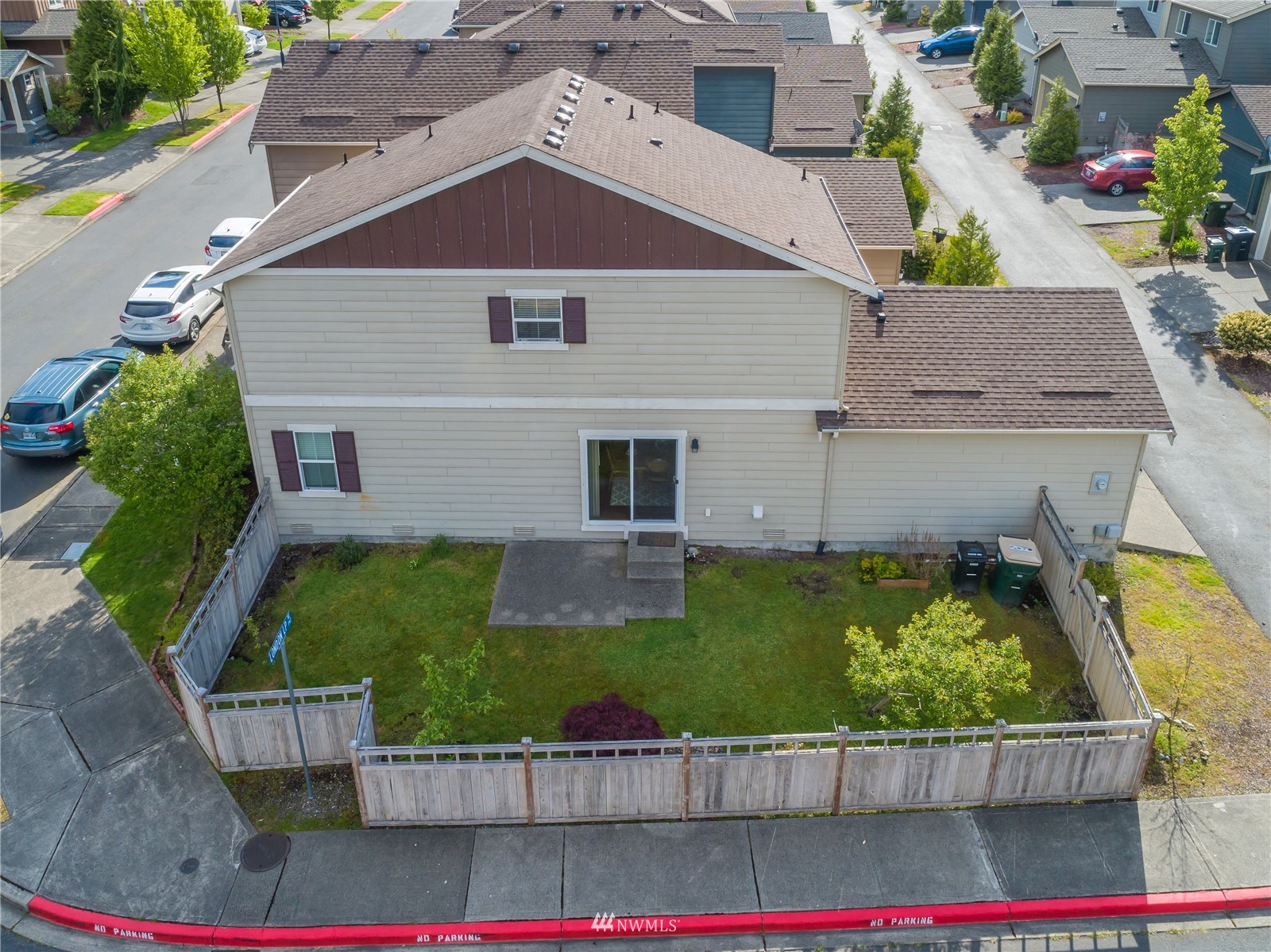 3667 London Loop Northeast Lacey, WA 98516 - Photo 22 of 26 front view of a house with a yard