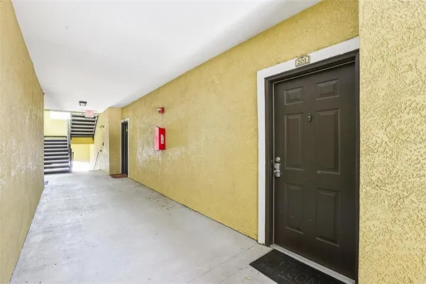 $250,000 | 10125 Courtney Palms Boulevard, Unit 201, Tampa, FL 33619
