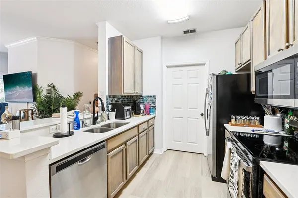 $250,000 | 10125 Courtney Palms Boulevard, Unit 201, Tampa, FL 33619