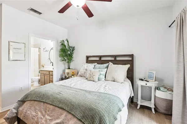 $250,000 | 10125 Courtney Palms Boulevard, Unit 201, Tampa, FL 33619