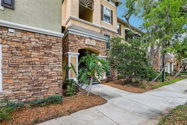 $250,000 | 10125 Courtney Palms Boulevard, Unit 201, Tampa, FL 33619