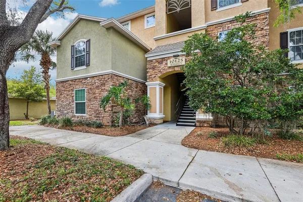$250,000 | 10125 Courtney Palms Boulevard, Unit 201, Tampa, FL 33619