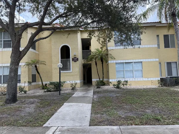 $180,000 | 13090 Vista Isles Drive, Unit 126, Sunrise, FL 33325