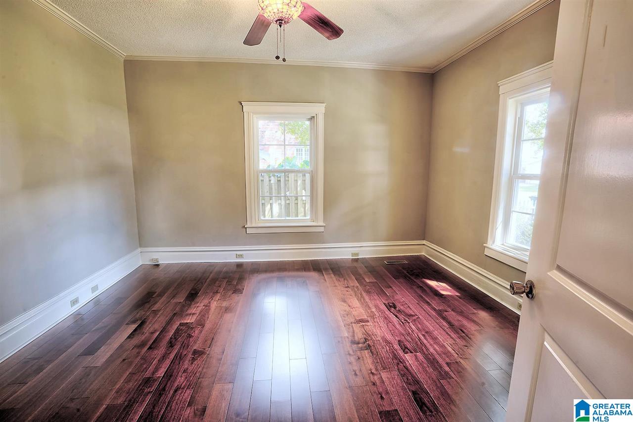 605 10th Street North Clanton, AL 35045 - Photo 4 of 29