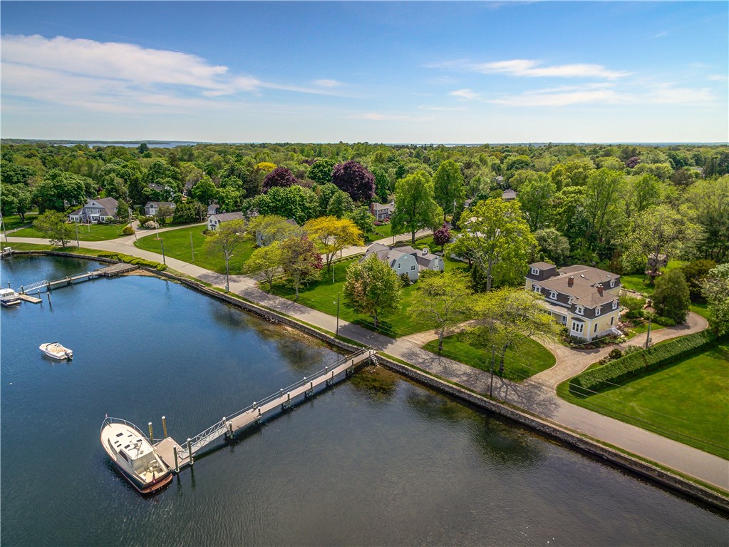 45 Mathewson Road Barrington, RI 02806 - Photo 2 of 40