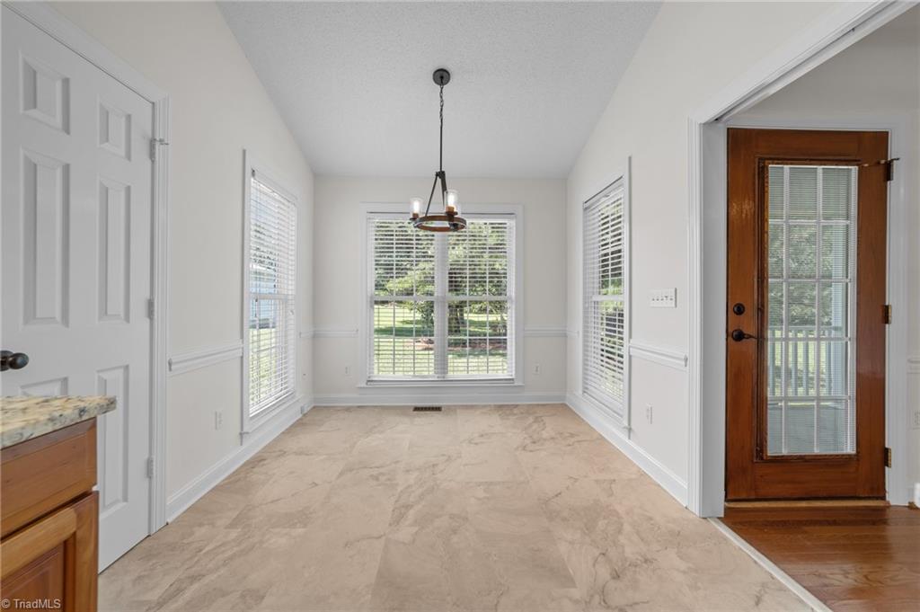 495 Ben Lee Road Thomasville, NC 27360 - Photo 12 of 35 Breakfast room