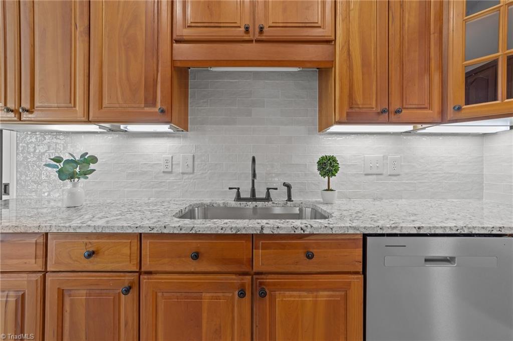 495 Ben Lee Road Thomasville, NC 27360 - Photo 14 of 35 Gallery Image 14