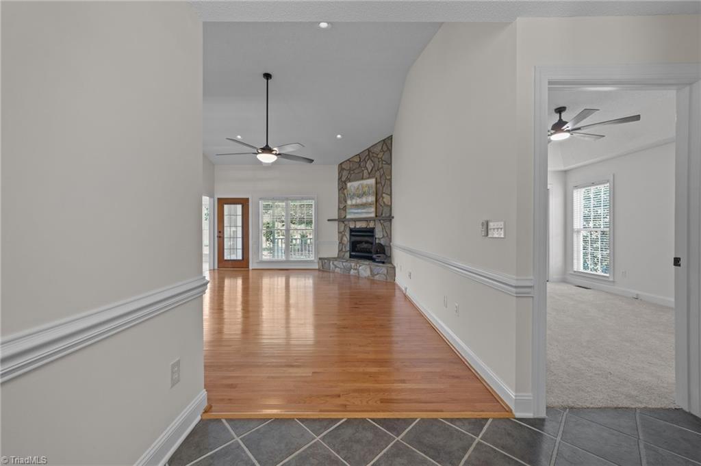 495 Ben Lee Road Thomasville, NC 27360 - Photo 3 of 35 Entry