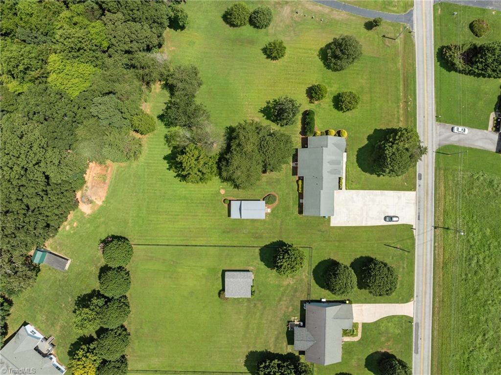 495 Ben Lee Road Thomasville, NC 27360 - Photo 31 of 35 Gallery Image 31
