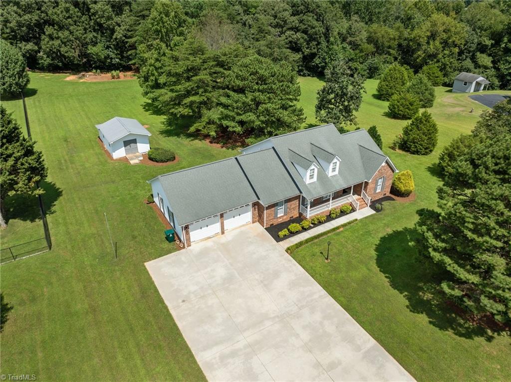 495 Ben Lee Road Thomasville, NC 27360 - Photo 33 of 35 Gallery Image 33