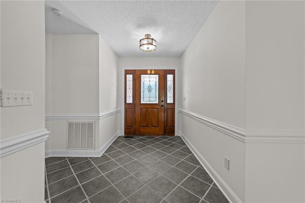 495 Ben Lee Road Thomasville, NC 27360 - Photo 4 of 35 Gallery Image 4