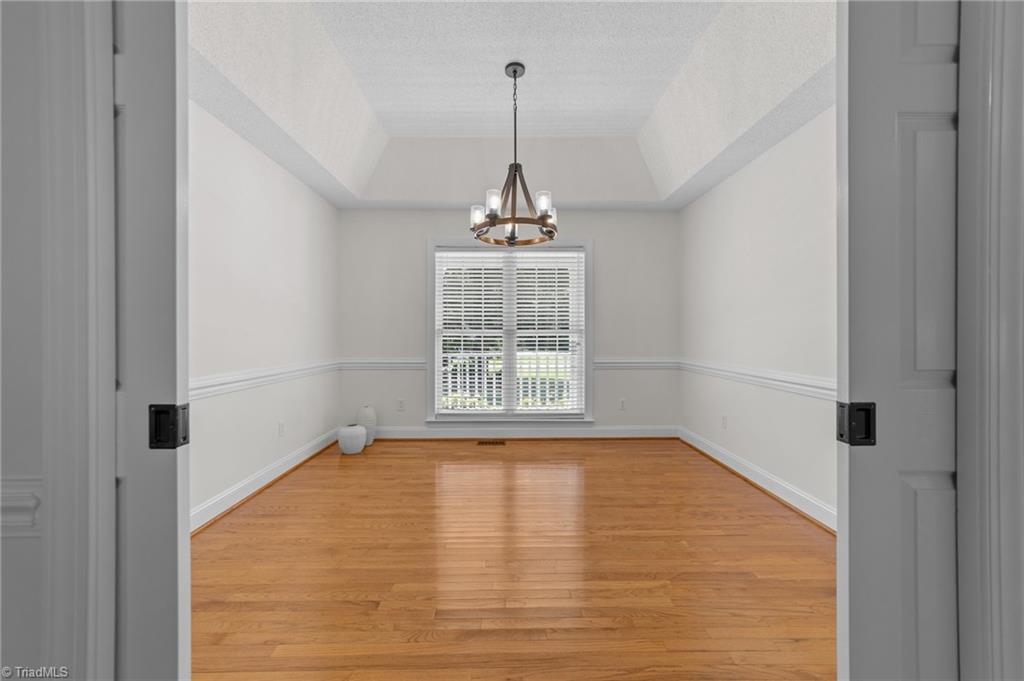 495 Ben Lee Road Thomasville, NC 27360 - Photo 9 of 35 Dining room