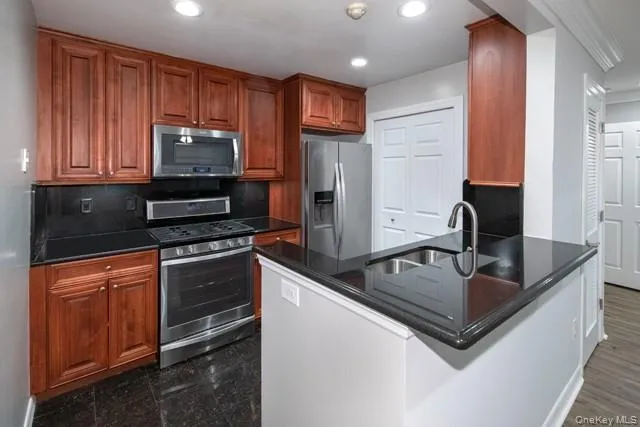 $2,805 | 1104 Vista View Drive, Unit 1104, Farmingville, NY 11738