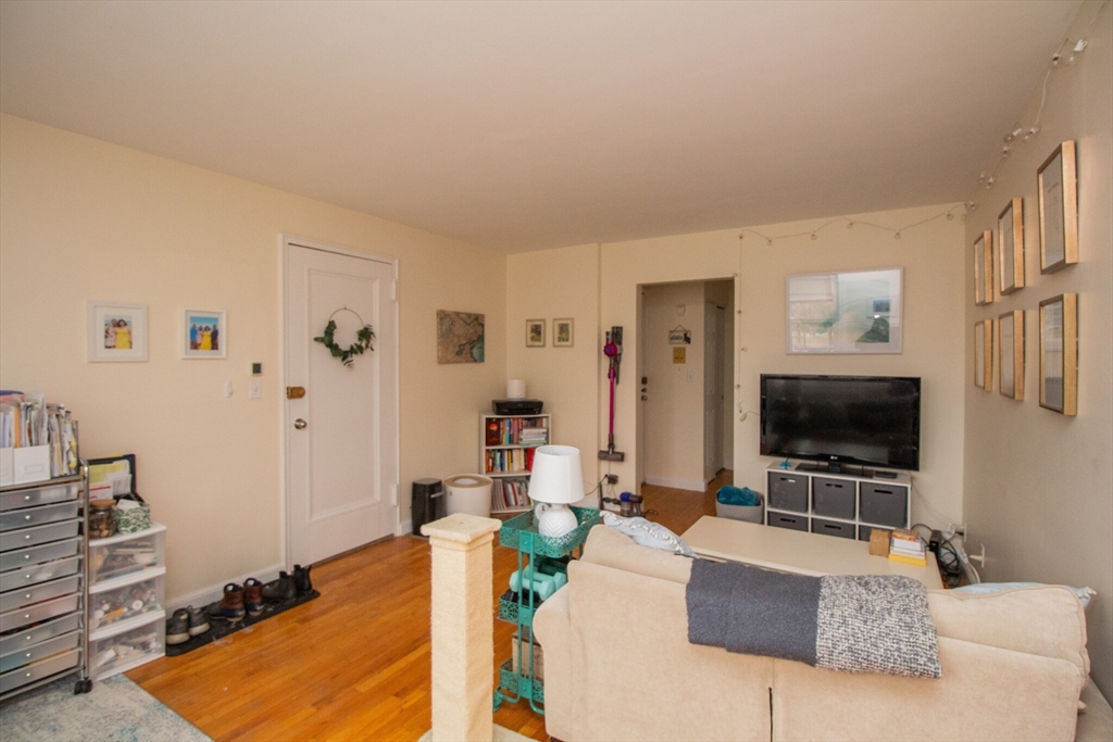 42 Dean Road, Unit 2 Brookline, MA 02445 - Photo 2 of 8
