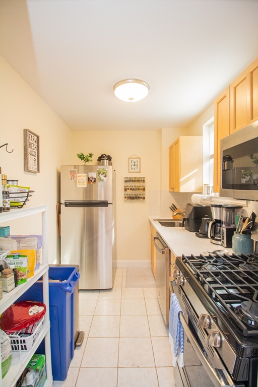 42 Dean Road, Unit 2 Brookline, MA 02445 - Photo 4 of 8