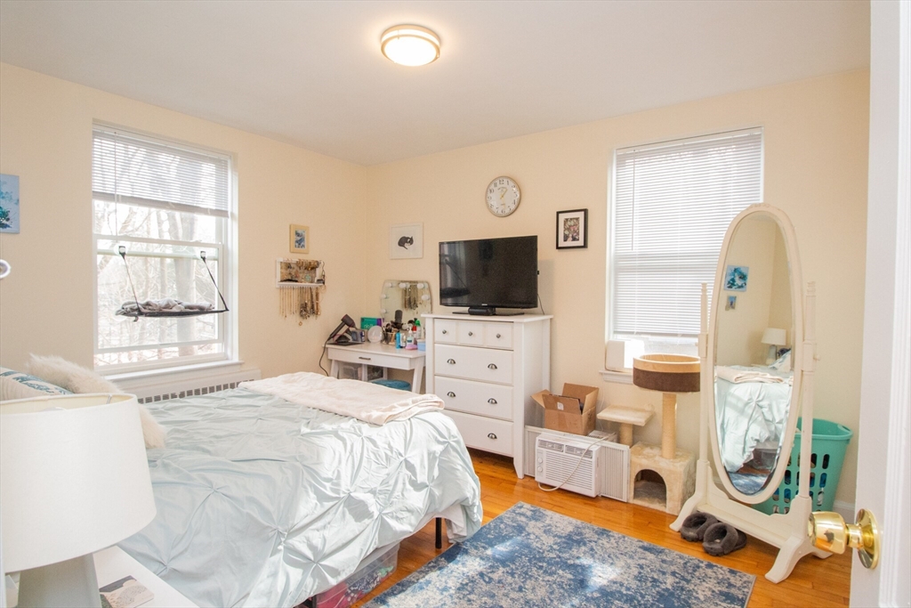 42 Dean Road, Unit 2 Brookline, MA 02445 - Photo 6 of 8