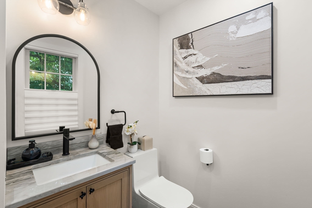 8 Bates Court Dedham, MA 02026 - Photo 17 of 41