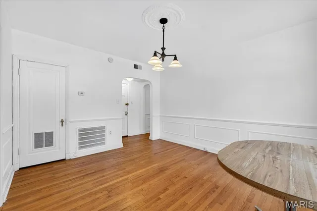 $184,900 | 7532 Cromwell Drive, Unit 1S, Clayton, MO 63105