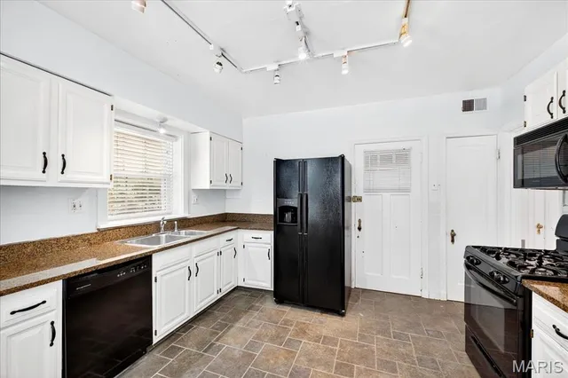 $184,900 | 7532 Cromwell Drive, Unit 1S, Clayton, MO 63105