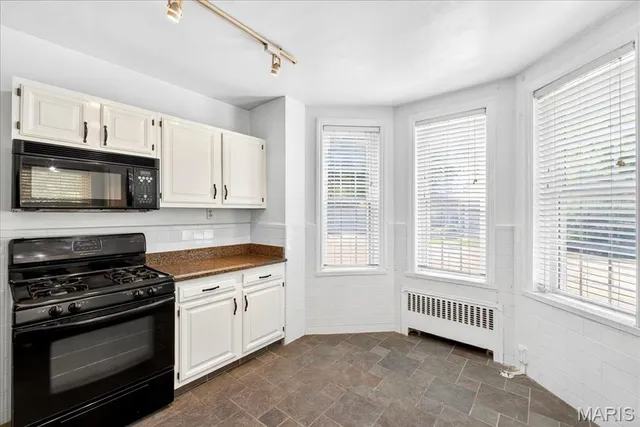 $184,900 | 7532 Cromwell Drive, Unit 1S, Clayton, MO 63105