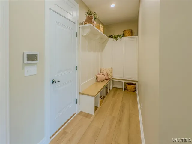 $989,900 | 8931 Country Club Lane, Clarence, NY 14031