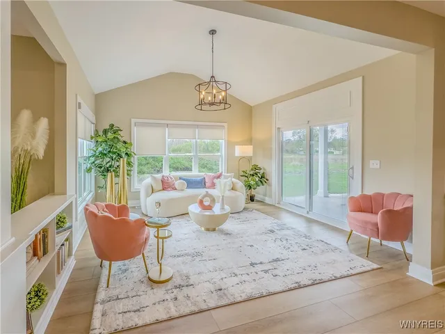 $989,900 | 8931 Country Club Lane, Clarence, NY 14031