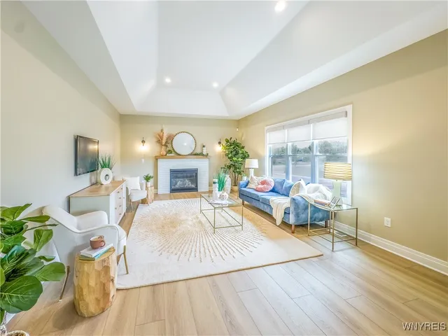 $989,900 | 8931 Country Club Lane, Clarence, NY 14031