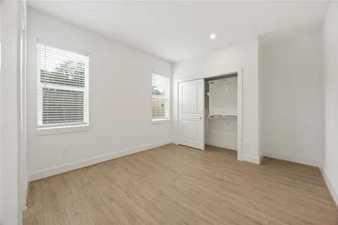 $425,000 | 2121 Hoskins Drive, Unit C, Houston, TX 77080