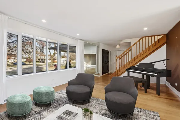 $850,000 | 2019 East Avon Lane, Arlington Heights, IL 60004