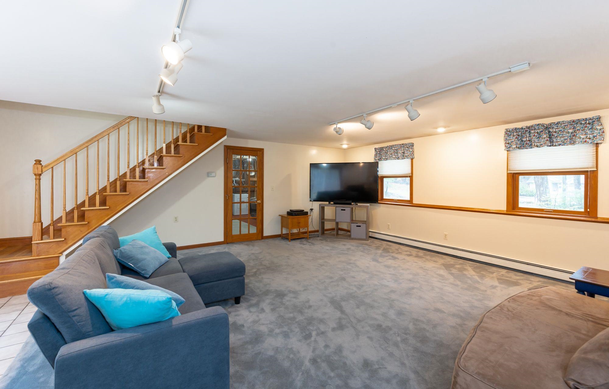 464 Mast Road Goffstown, NH 03045 - Photo 25 of 36