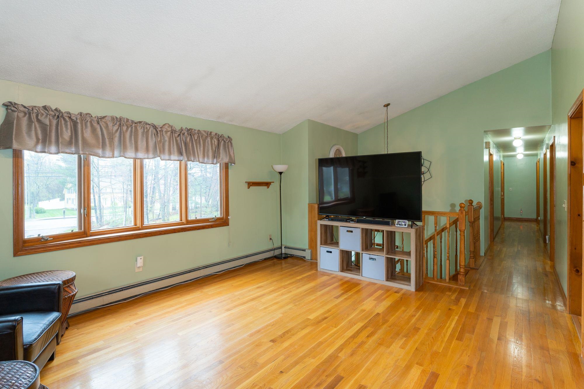 464 Mast Road Goffstown, NH 03045 - Photo 6 of 36