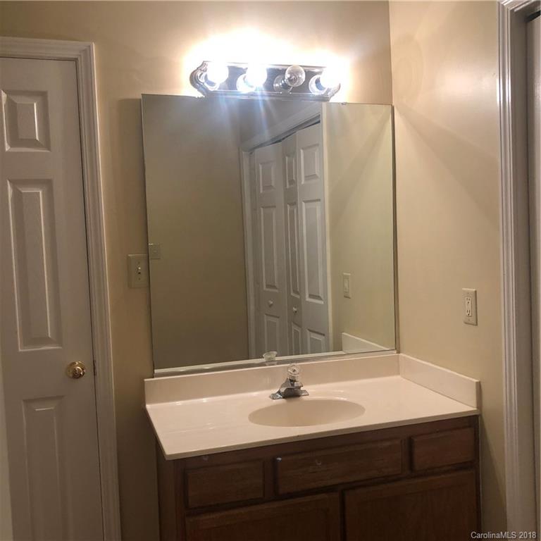 3024 Fairglen Road, Unit 2 Charlotte, NC 28269 - Photo 11 of 14 Gallery Image 11
