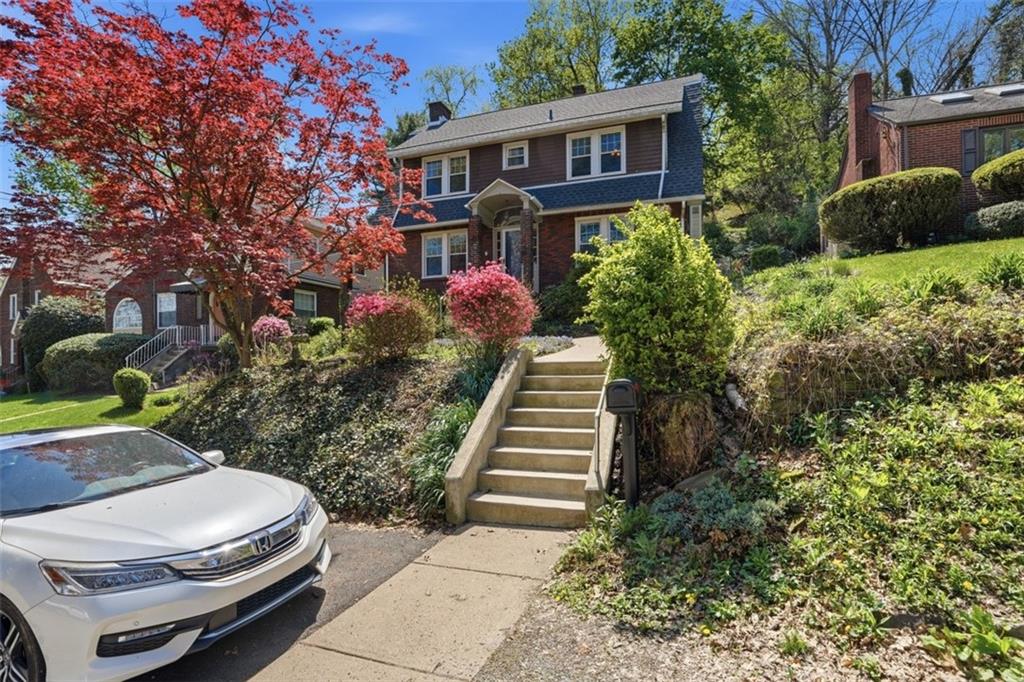 644 Cascade Road Pittsburgh, PA 15221 - Photo 2 of 33