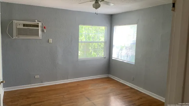 $995 | 1524 West Woodlawn Avenue, Unit 1, San Antonio, TX 78201