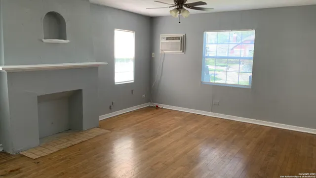 $995 | 1524 West Woodlawn Avenue, Unit 1, San Antonio, TX 78201