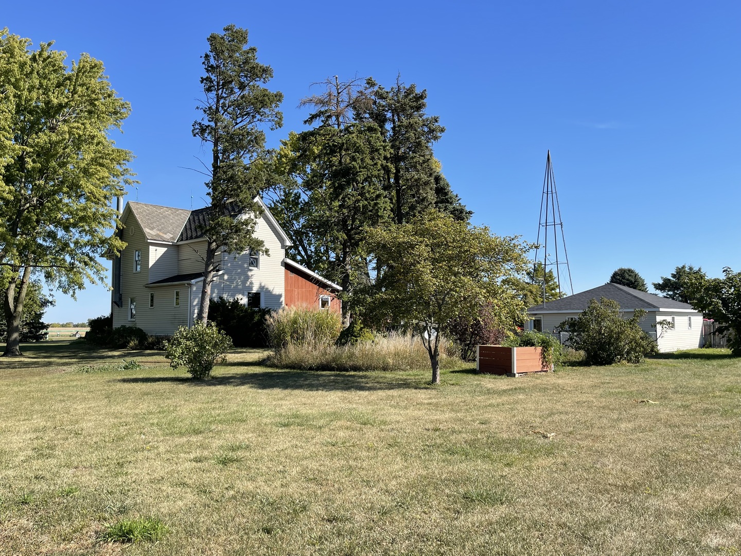 16580 West 5000S Road Buckingham, IL 60917 - Photo 29 of 35 a view of a house with a yard