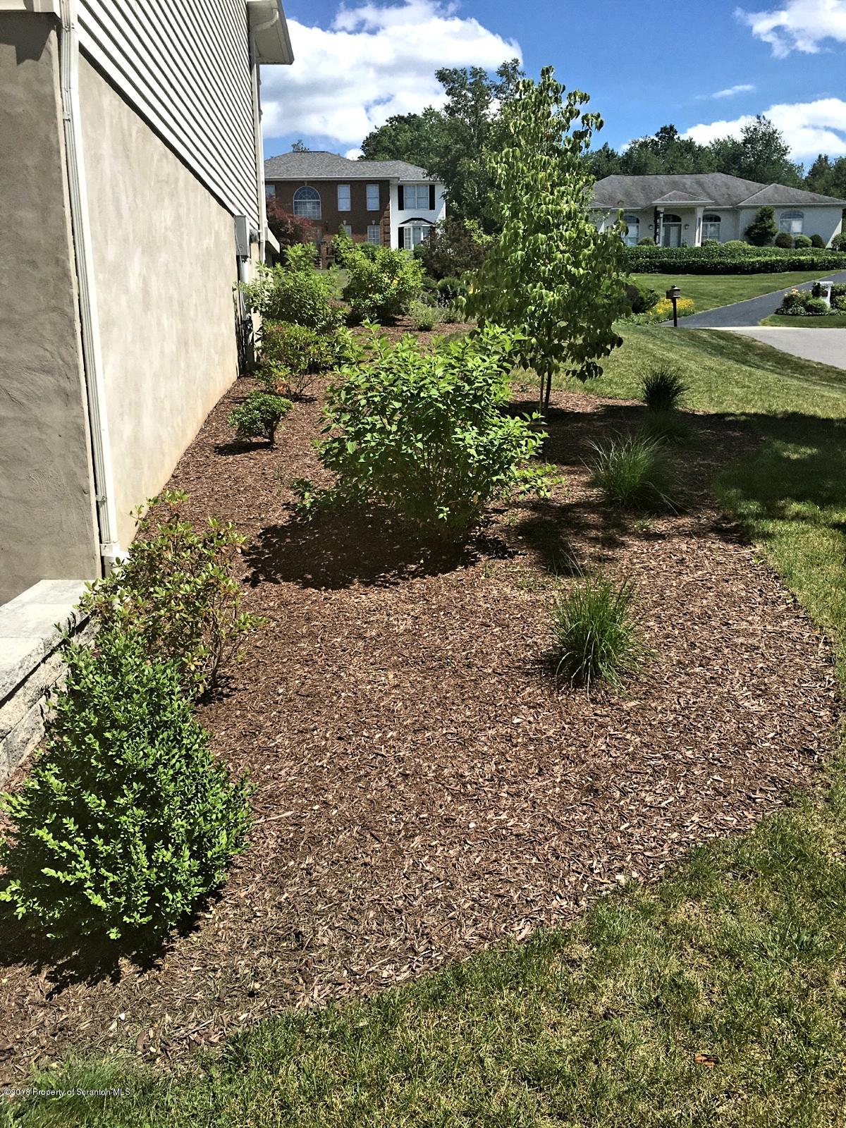 811 Laurel Road Mayfield, PA 18433 - Photo 3 of 102 Gallery Image 3