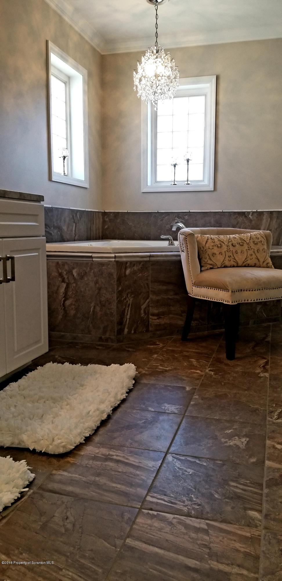 811 Laurel Road Mayfield, PA 18433 - Photo 67 of 102 Gallery Image 67