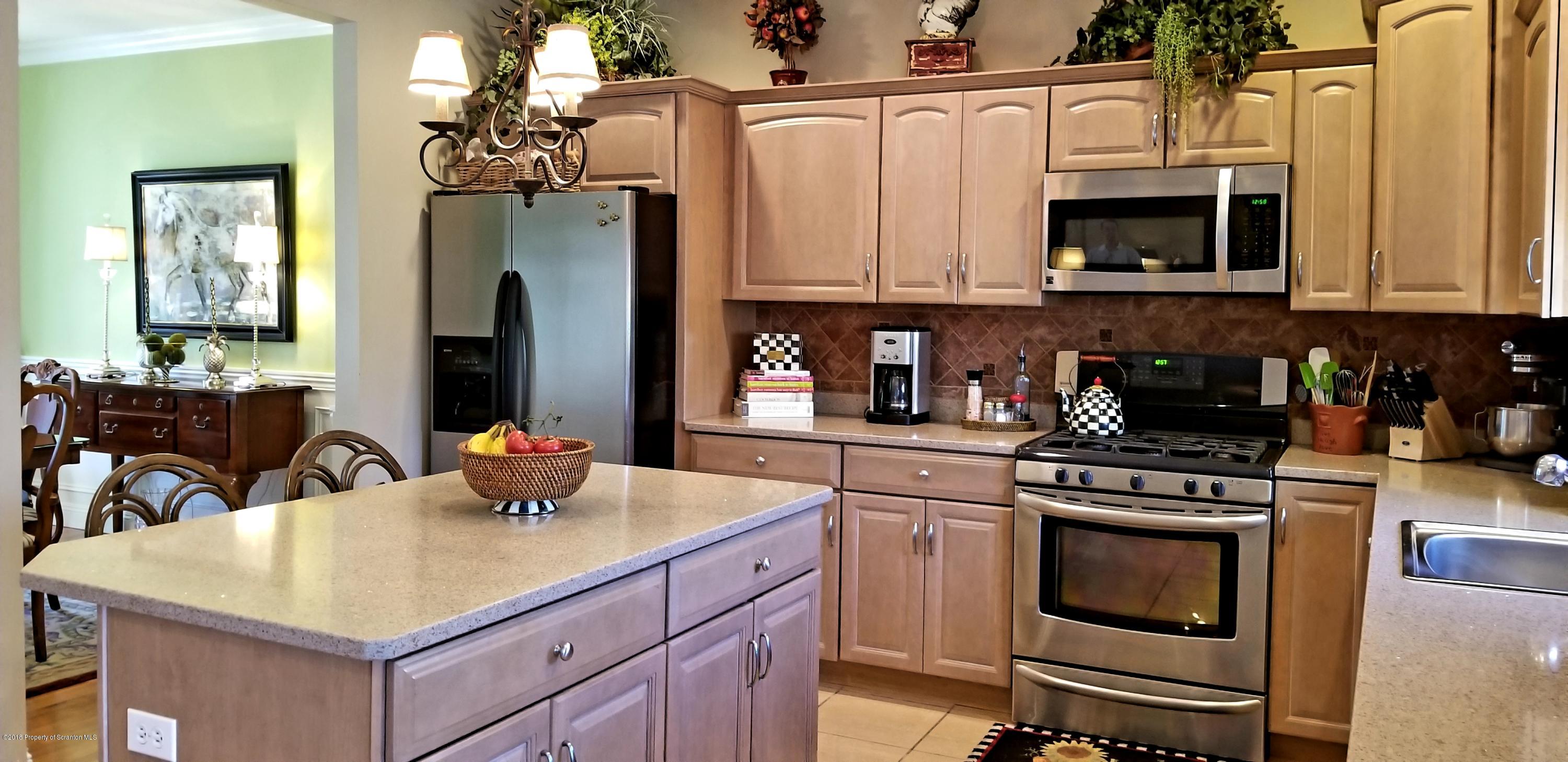 811 Laurel Road Mayfield, PA 18433 - Photo 9 of 102 Gallery Image 9