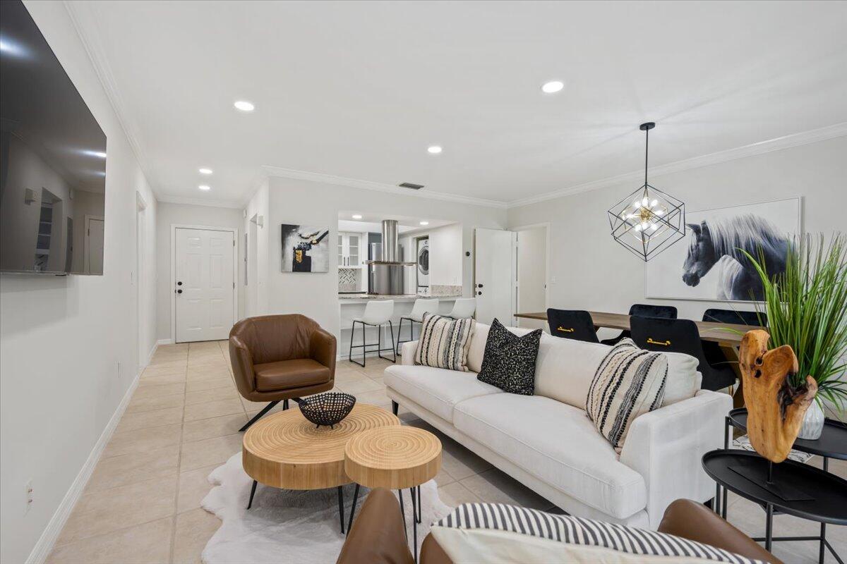 13334 Polo Club Road, Unit 332 Wellington, FL 33414 - Photo 10 of 19 Living Room